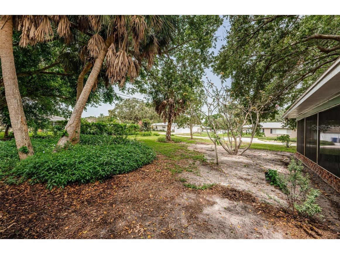 152 58th Avenue S Saint Petersburg FL 33705 TB8444601 image44