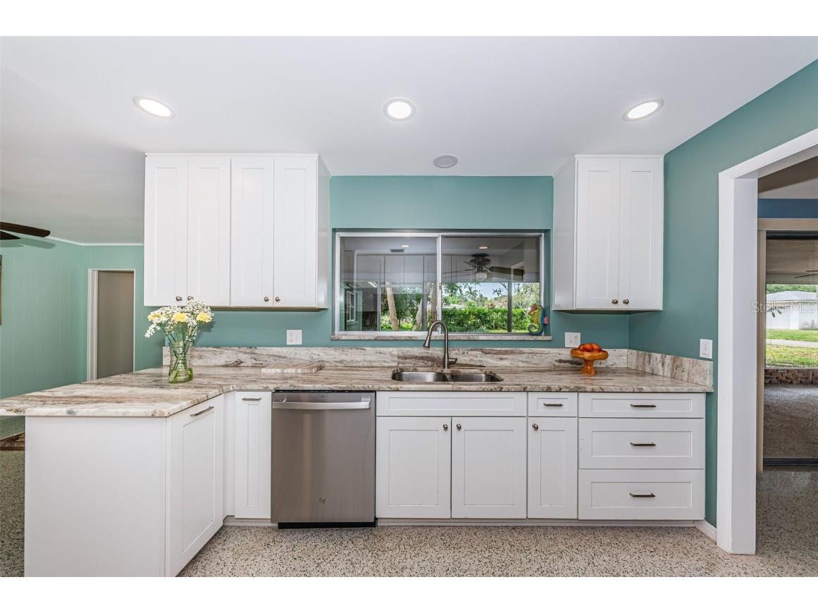 152 58th Avenue S Saint Petersburg FL 33705 TB8444601 image5