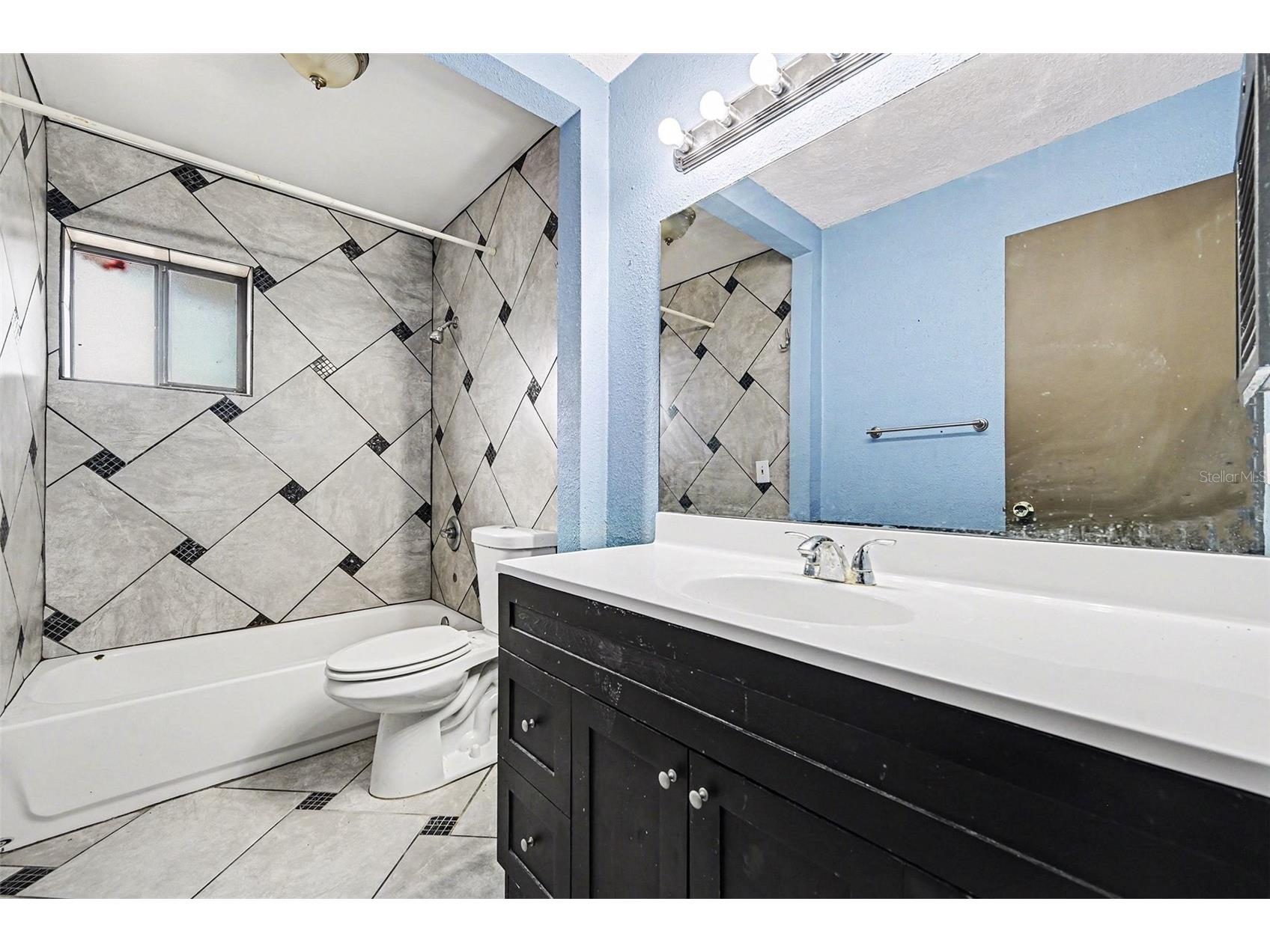 152 Americana Boulevard NW Palm Bay FL 32907 O6379638 image14