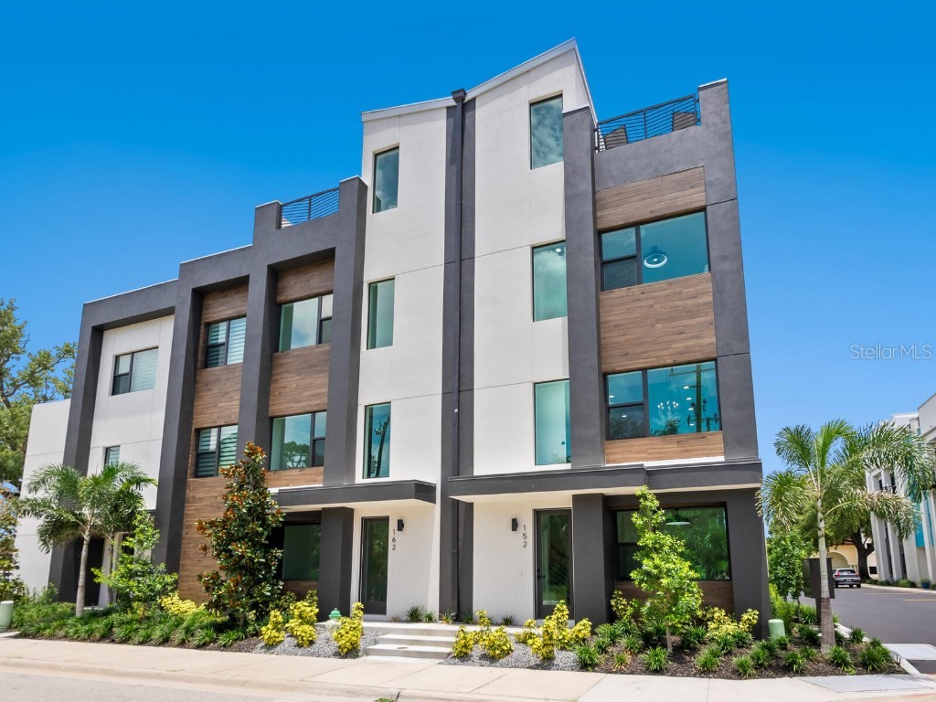 152 Audubon Place Sarasota FL 34237 A4657909 image1