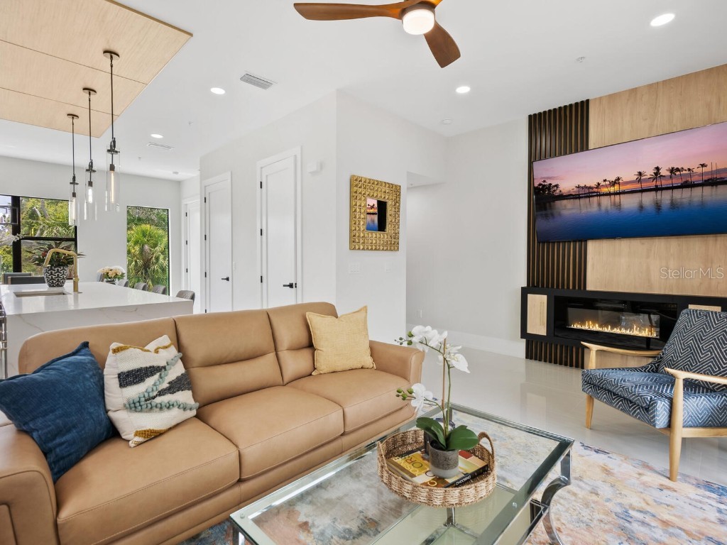 152 Audubon Place Sarasota FL 34237 A4657909 image3