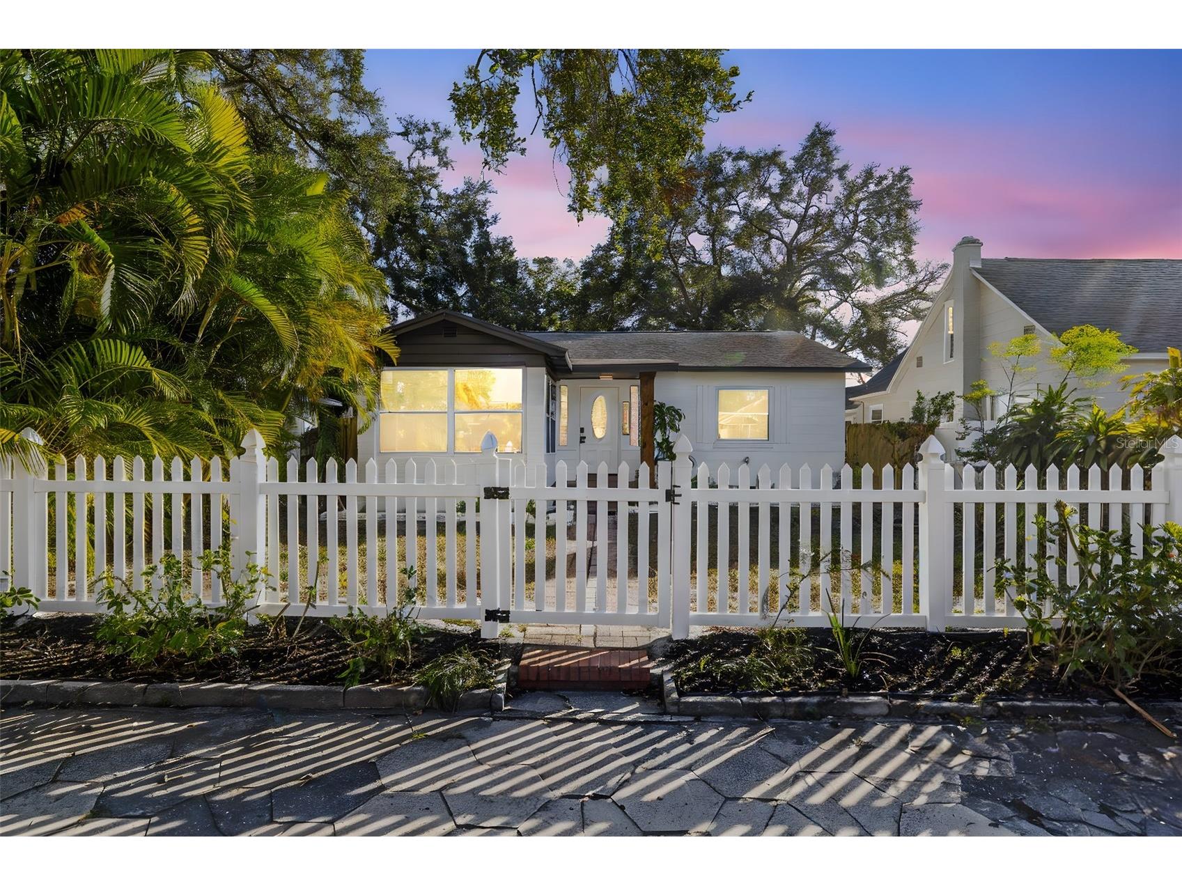 1520 20th Avenue N Saint Petersburg FL 33704 TB8457646 image1