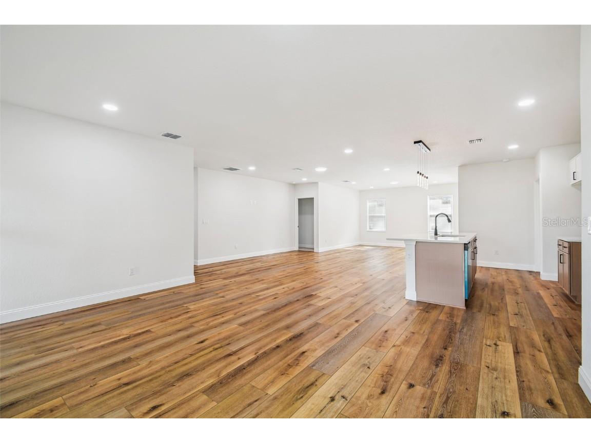 1520 Alameda Spring Hill FL 34609 TB8326261 image6