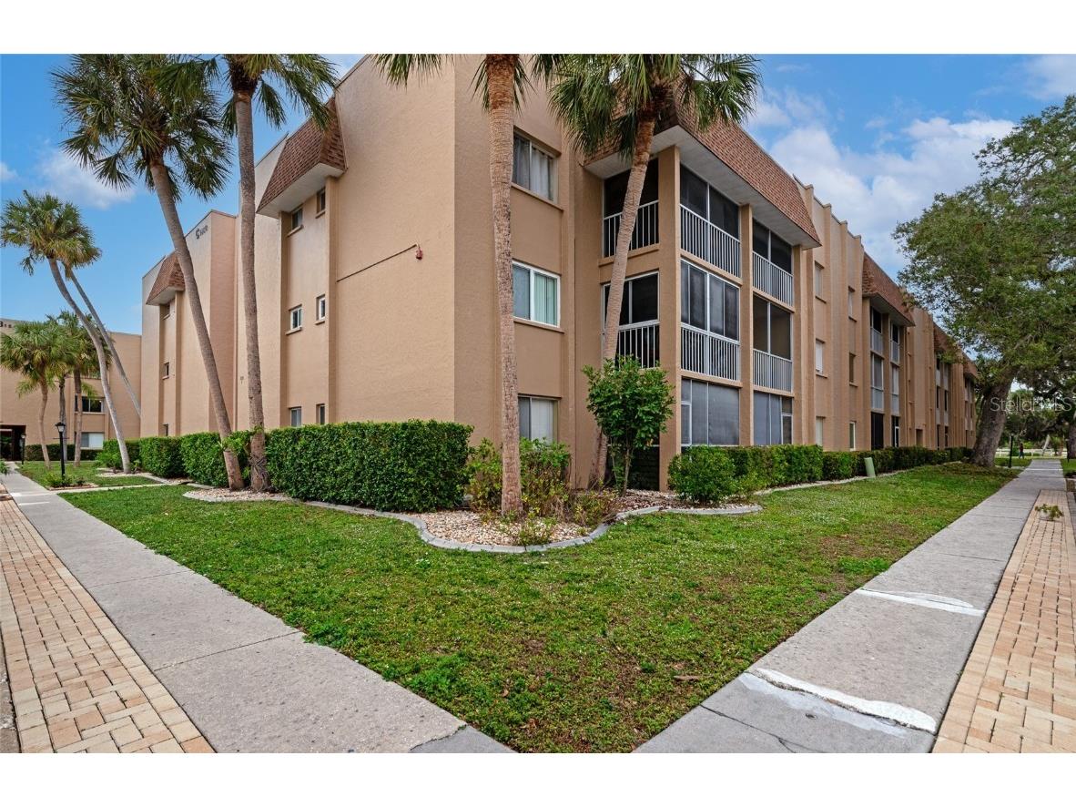 1520 Glen Oaks Drive E #149 Sarasota FL 34232 A4622395 image1