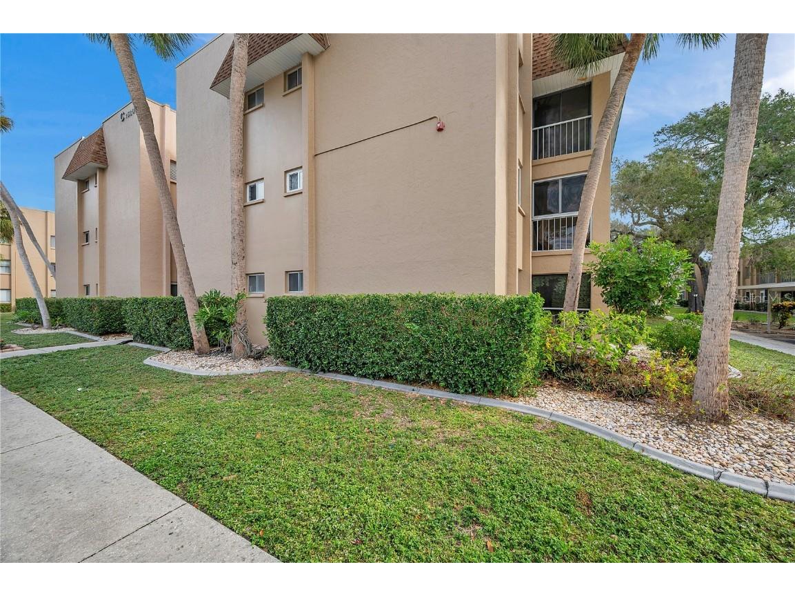 1520 Glen Oaks Drive E #244 Sarasota FL 34232 T3492831 image1