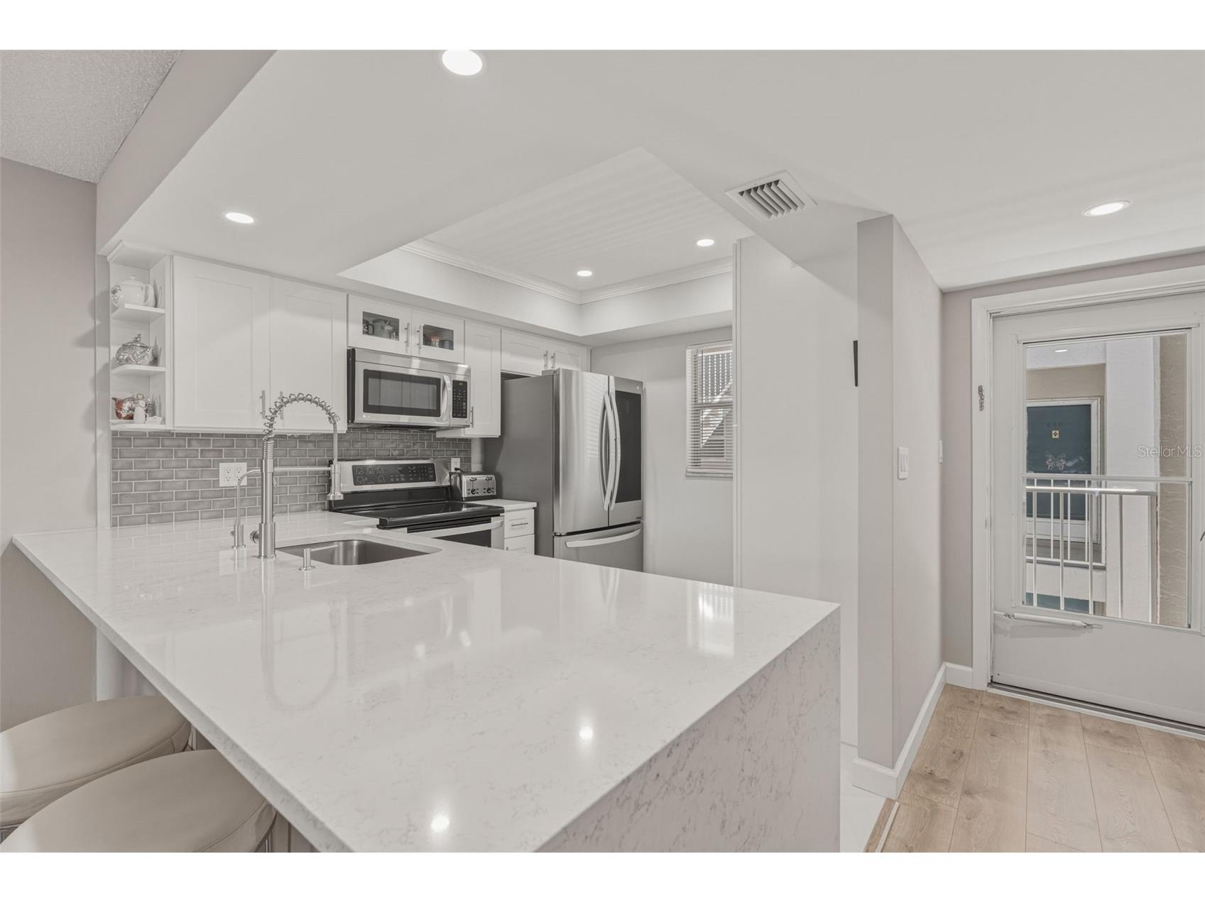 1520 Glen Oaks Drive E #247 Sarasota FL 34232 OM724452 image1