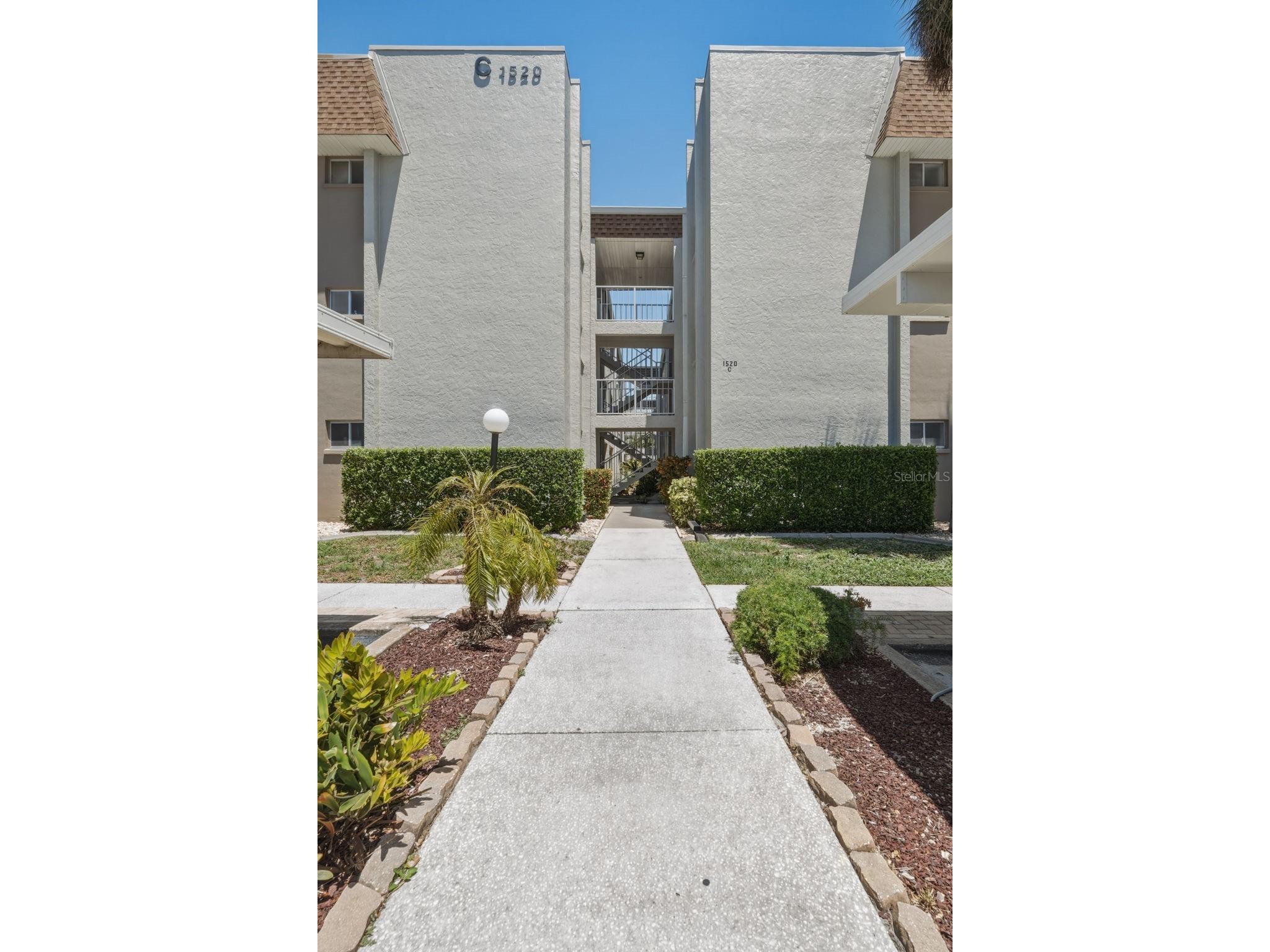 1520 Glen Oaks Drive E #247 Sarasota FL 34232 OM724452 image29