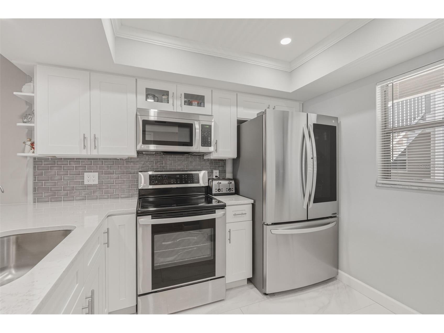 1520 Glen Oaks Drive E #247 Sarasota FL 34232 OM724452 image6