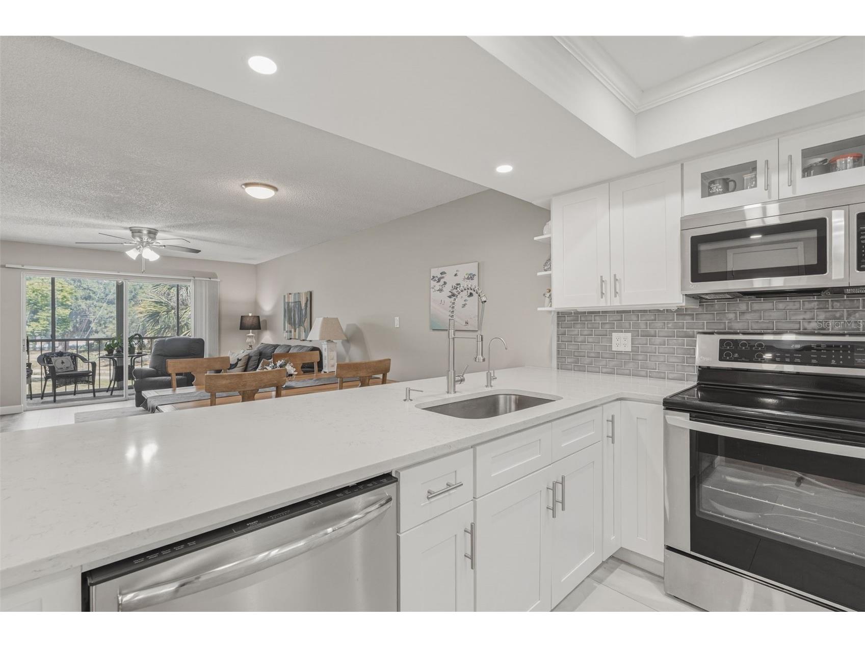 1520 Glen Oaks Drive E #247 Sarasota FL 34232 OM724452 image7