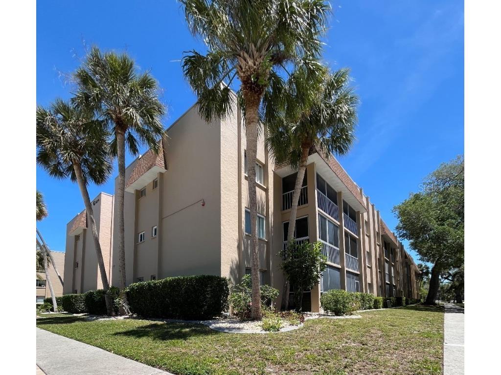 1520 Glen Oaks Drive E #255 Sarasota FL 34232 W7863815 image1