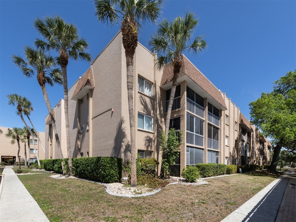 1520 Glen Oaks Drive E #353 Sarasota FL 34232 N6125738 image1