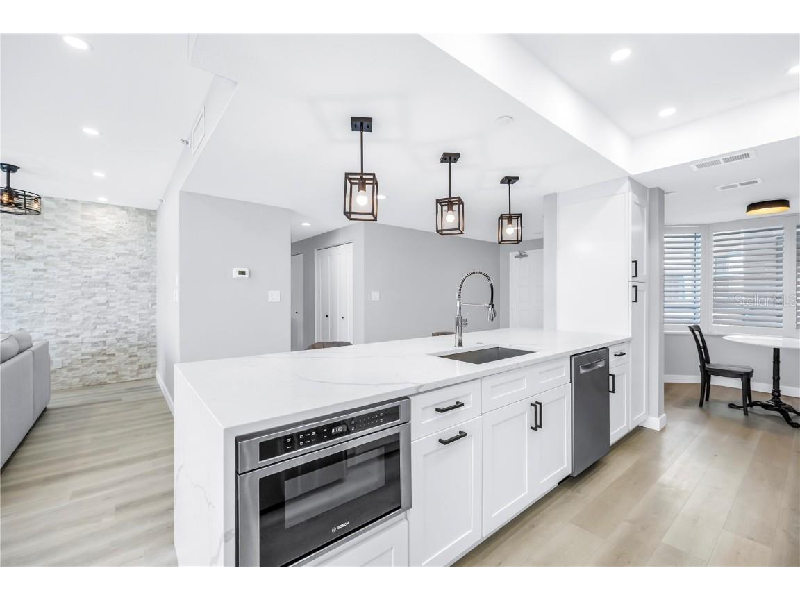 1520 Gulf Boulevard #906 Clearwater Beach FL 33767 TB8418220 image8