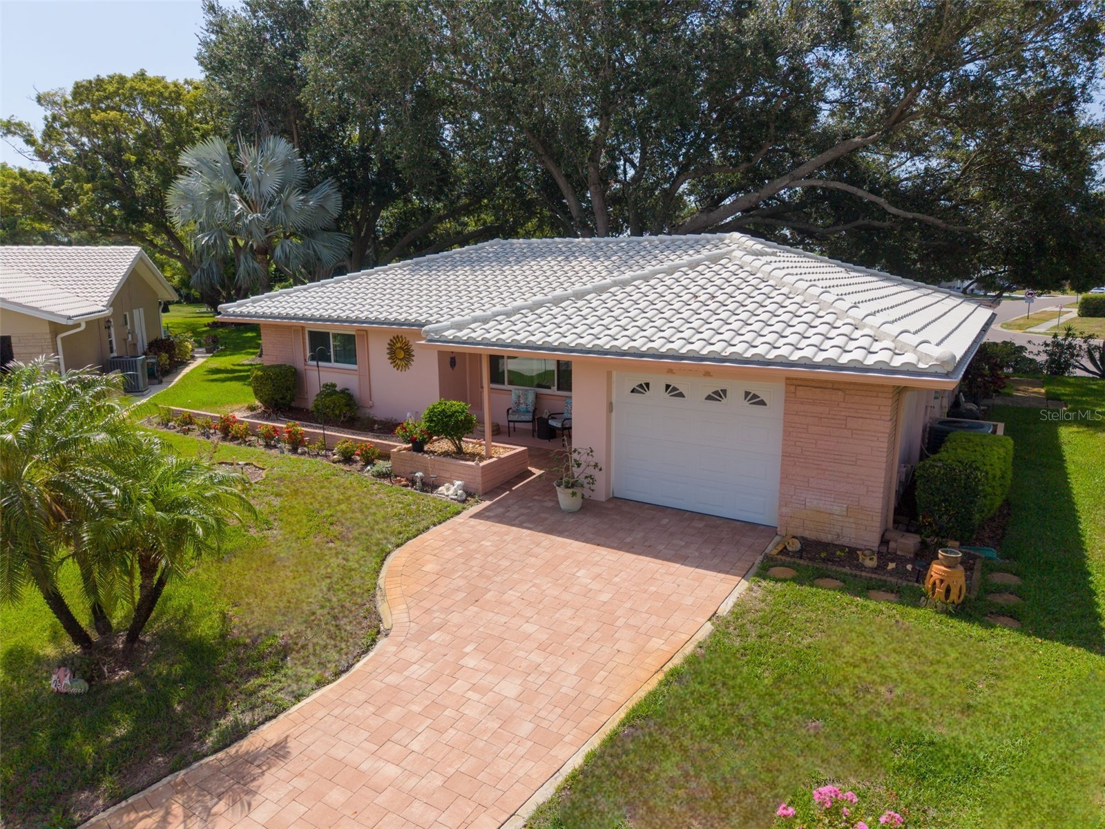 1520 Kenmore Court Palm Harbor FL 34684 - LAKE TARPON TB8527579 image1