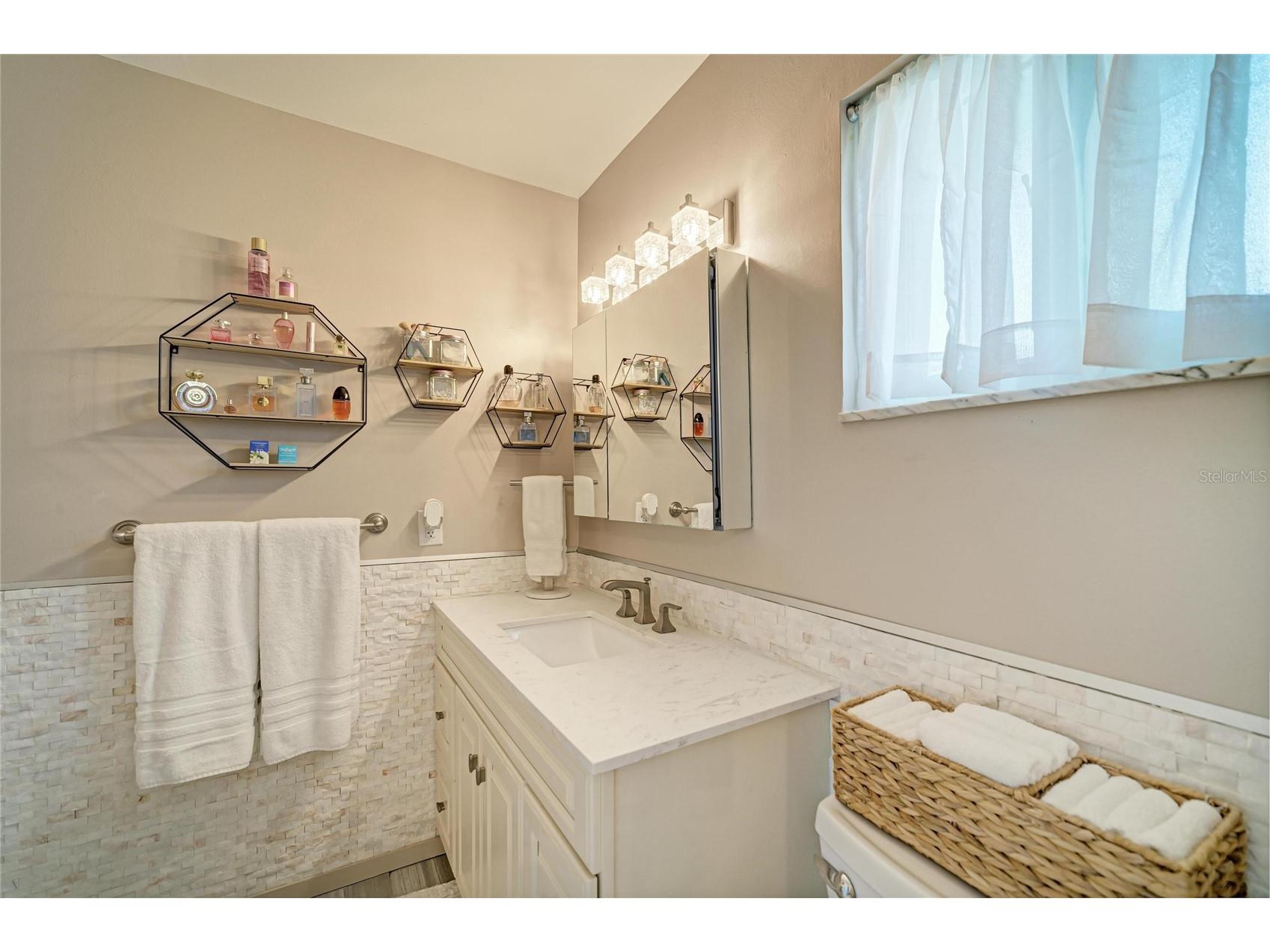 1520 Lakeside Way #147 Sarasota FL 34232 A4698216 image28