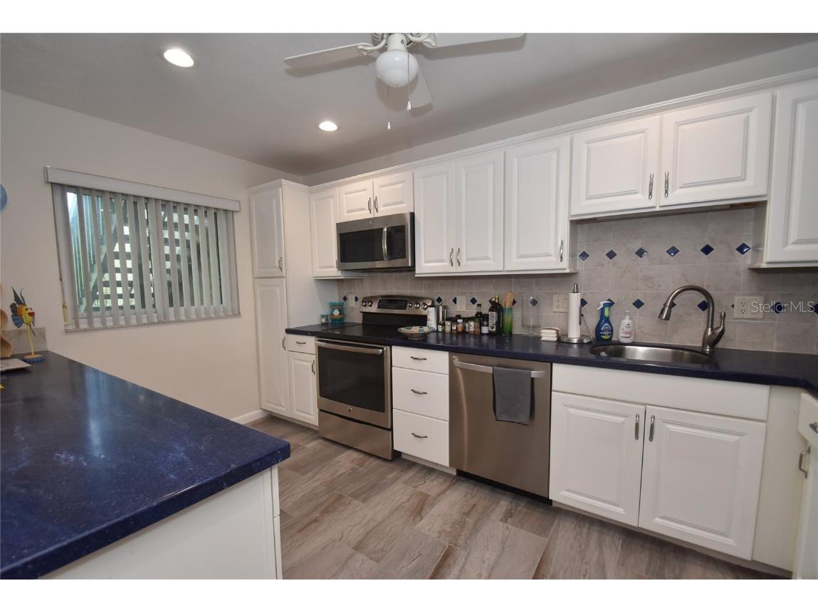 1520 Pelican Point Drive #BA153 Sarasota FL 34231 A4664797 image3