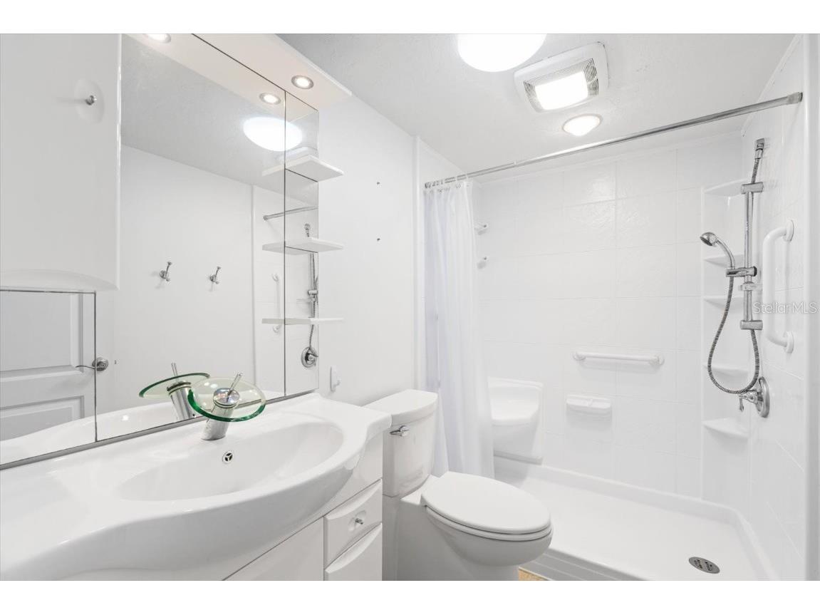 1520 Pelican Point Drive #BA251 Sarasota FL 34231 A4662594 image19