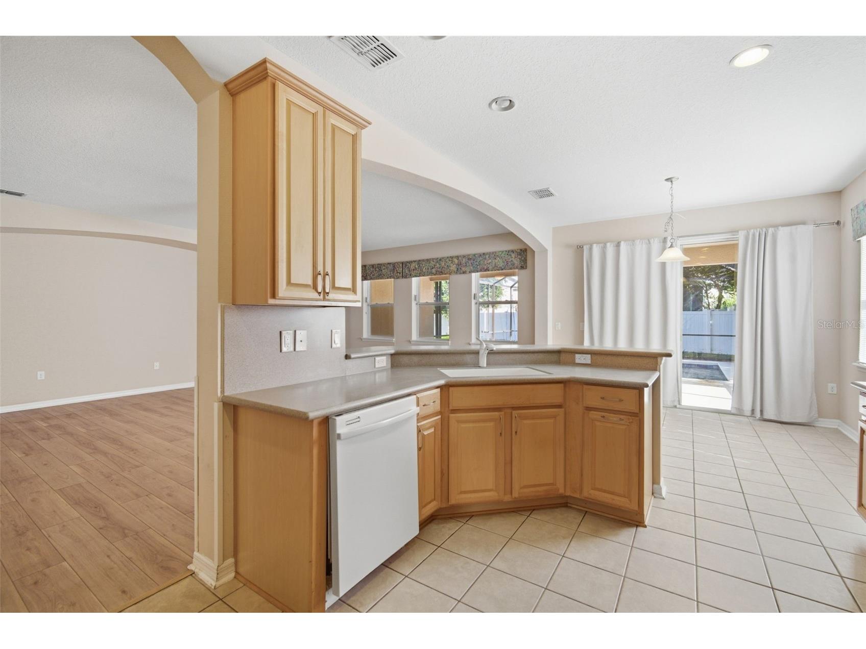 1520 Rhodeswell Lane Dover FL 33527 TB8507588 image9