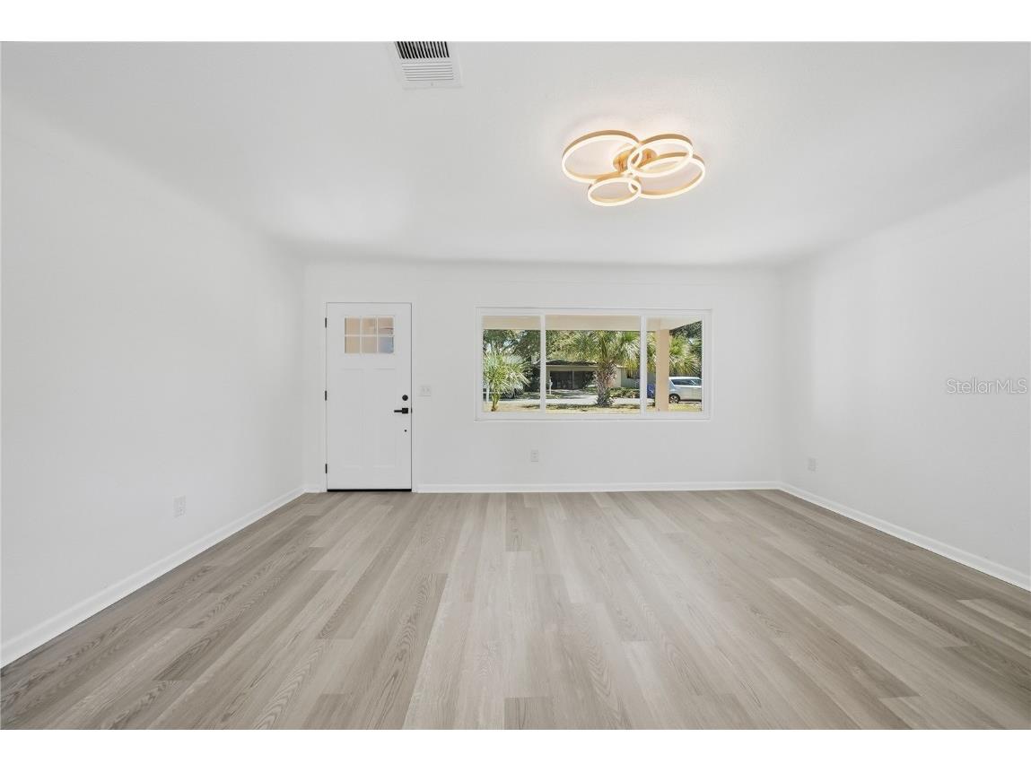 1520 San Helen Drive Dunedin FL 34698 TB8419263 image3