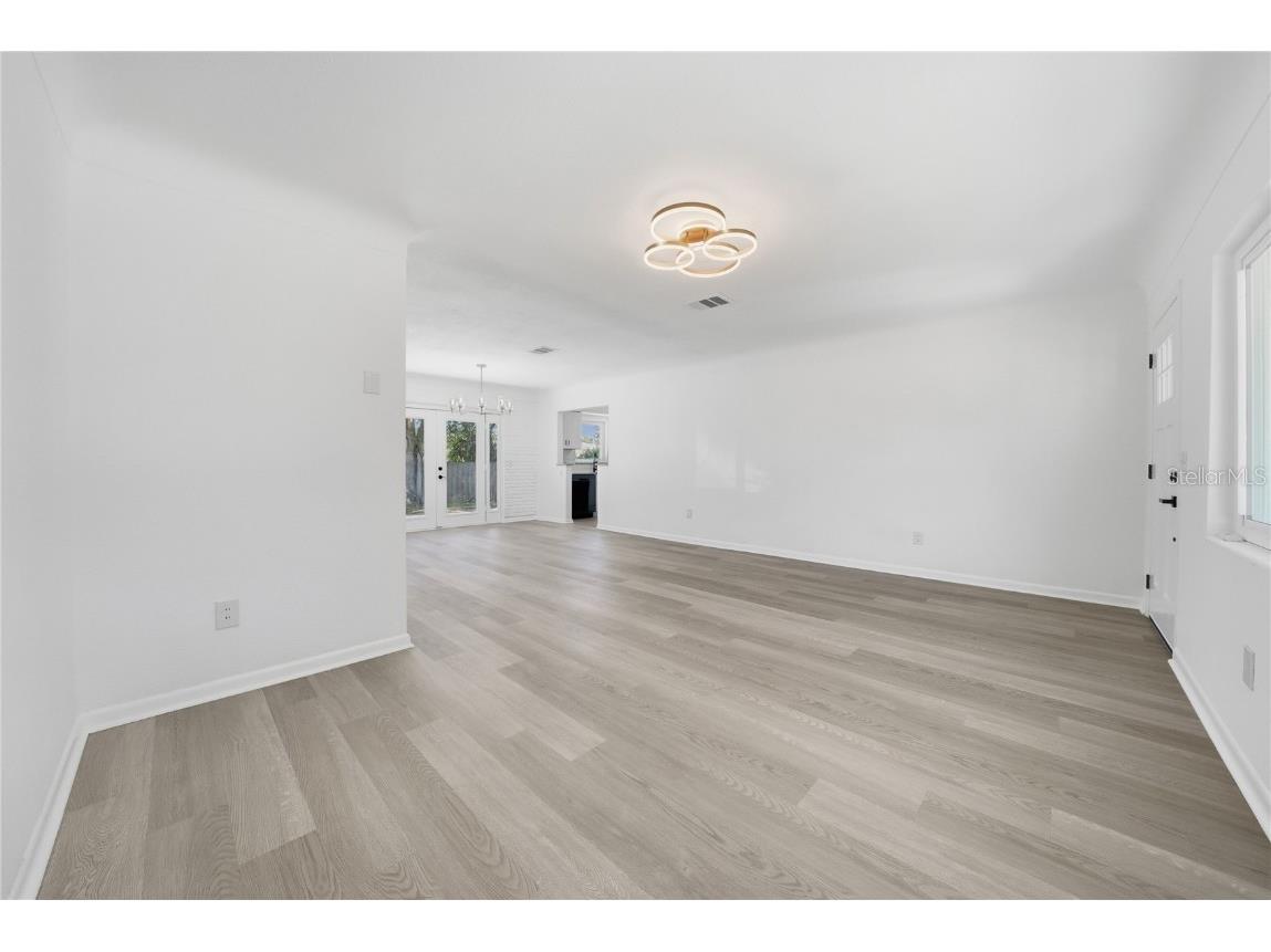 1520 San Helen Drive Dunedin FL 34698 TB8419263 image6