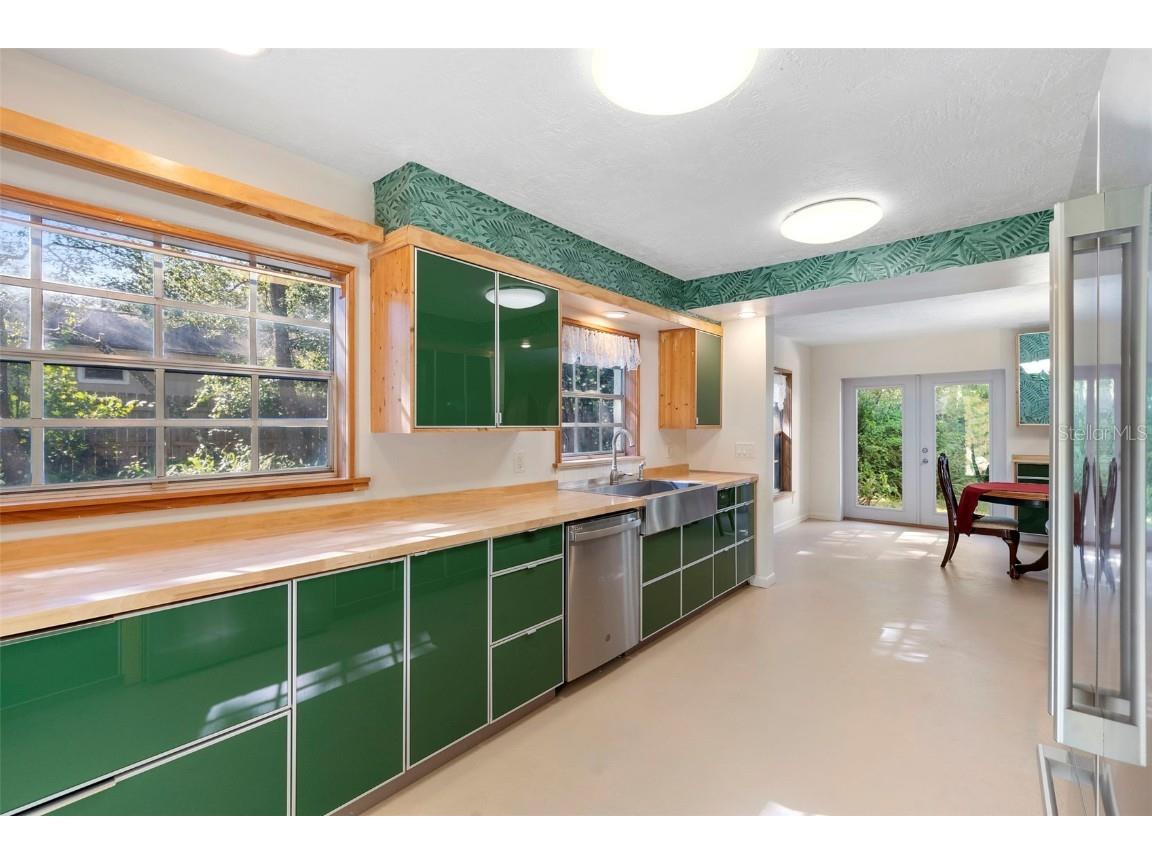 1520 W Beresford Avenue Deland FL 32720 V4945747 image9