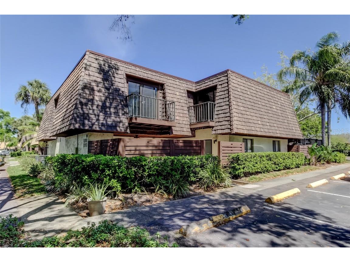 15203 W Pond Woods Dr Tampa FL 33618 TB8364532 image1