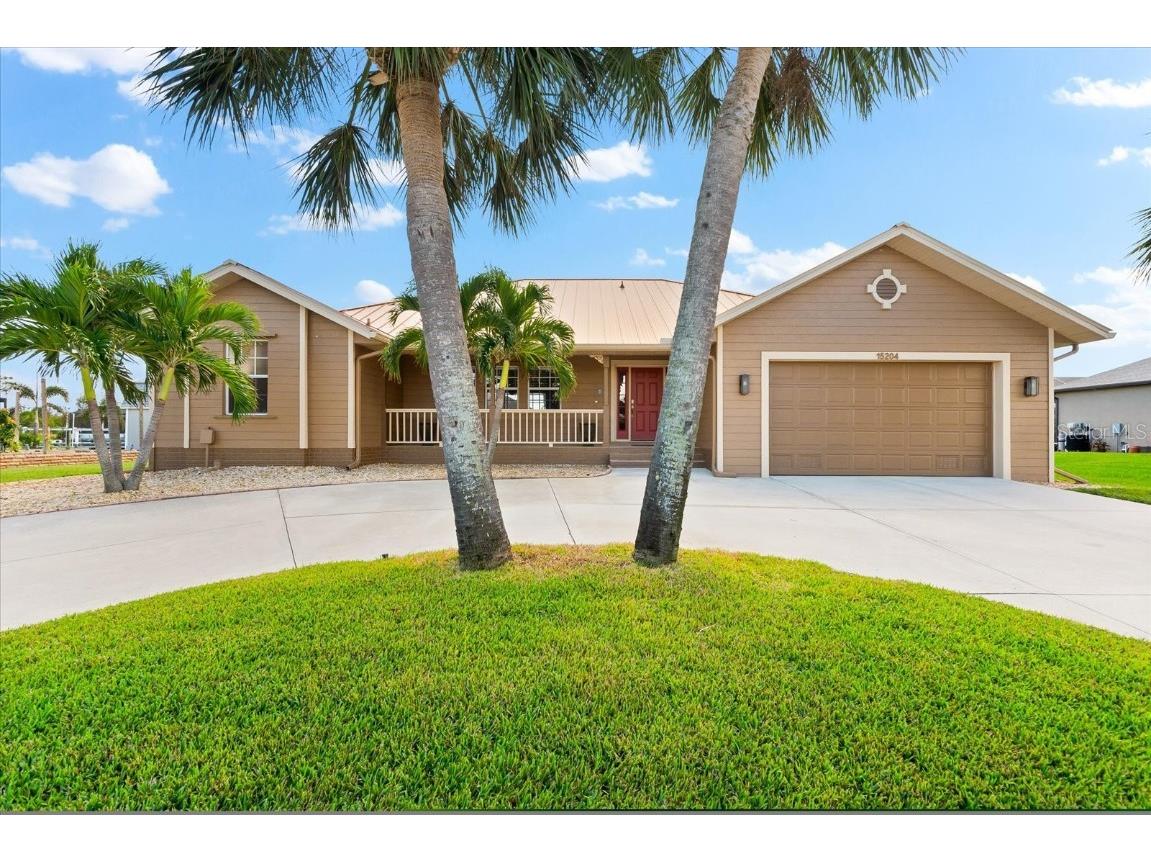 15204 Brainbridge Circle Port Charlotte FL 33981 - LYNEBURG WATERWAY D6138979 image1