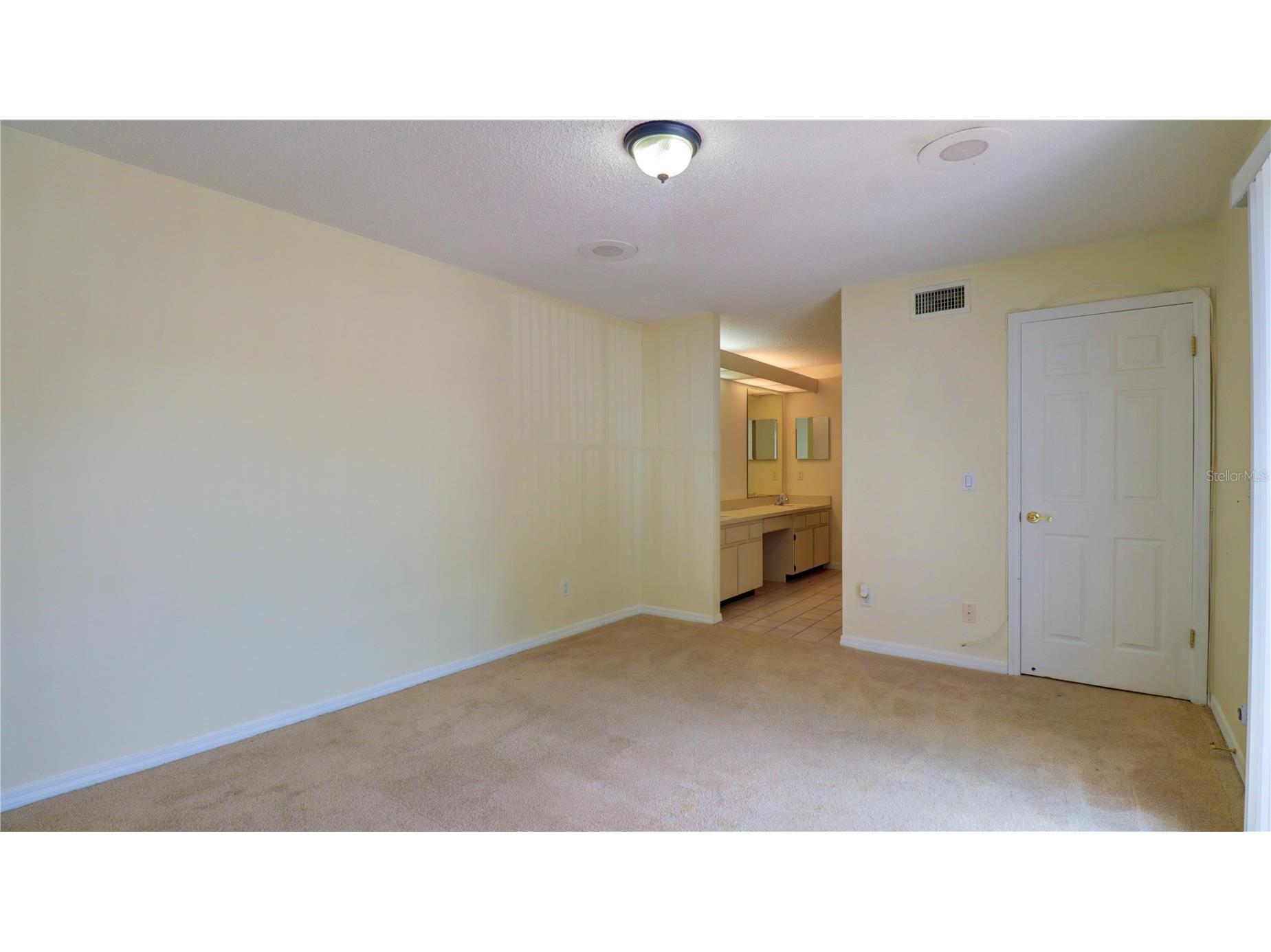 15206 W Pond Woods Drive Tampa FL 33618 TB8511899 image34