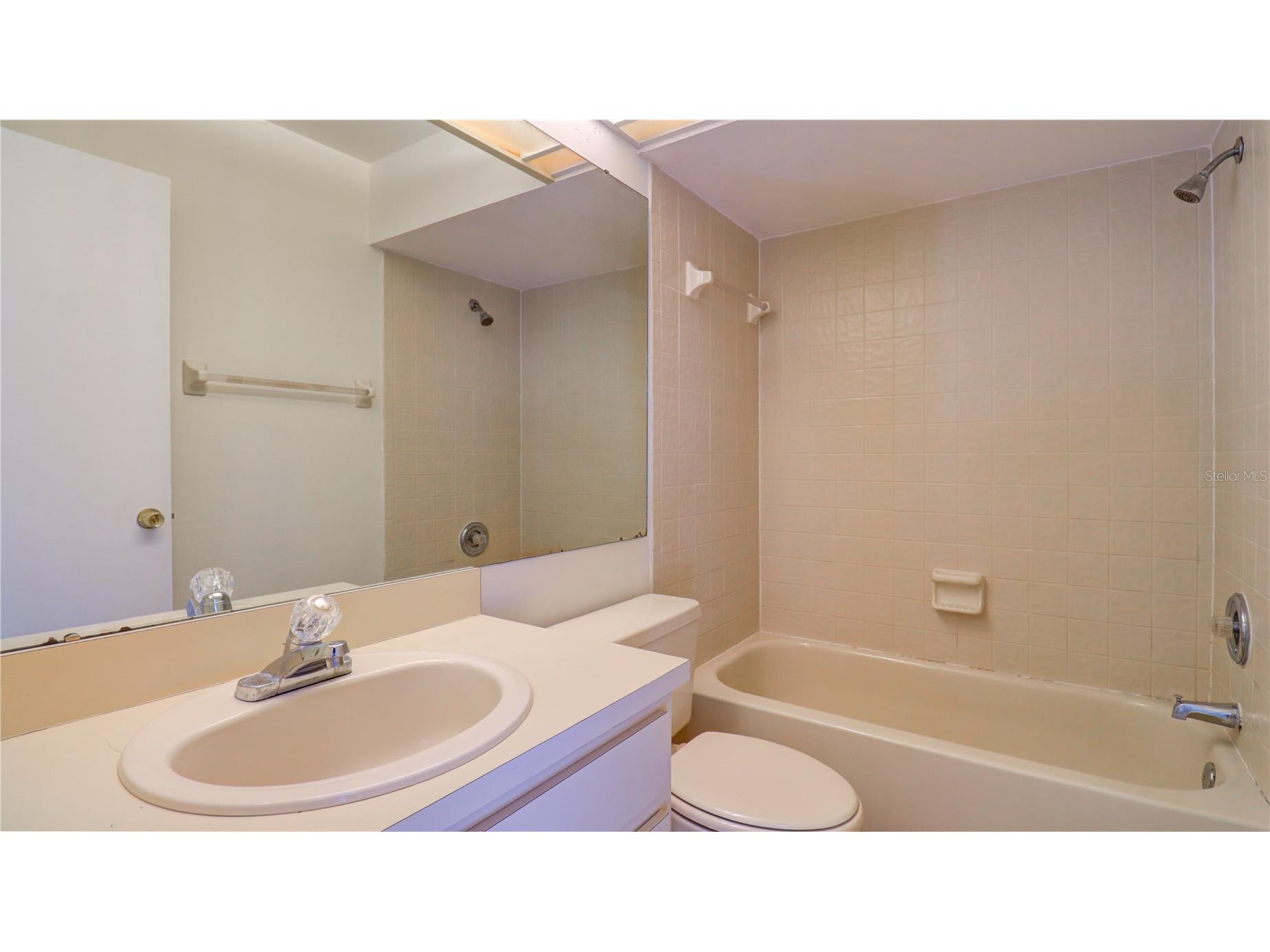 15206 W Pond Woods Drive Tampa FL 33618 TB8511899 image44