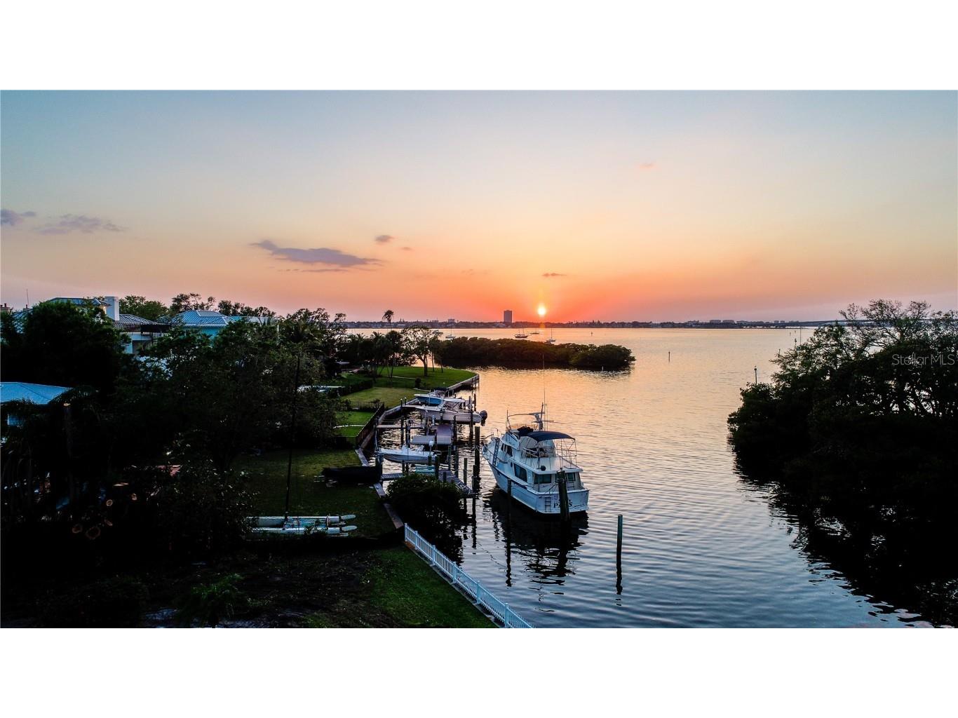 1521 Bay Point Drive Sarasota FL 34236 A4662152 image1