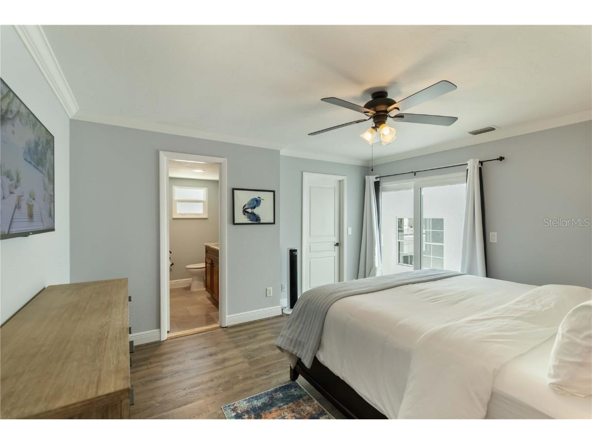 1521 Siesta Drive Sarasota FL 34239 A4671896 image16