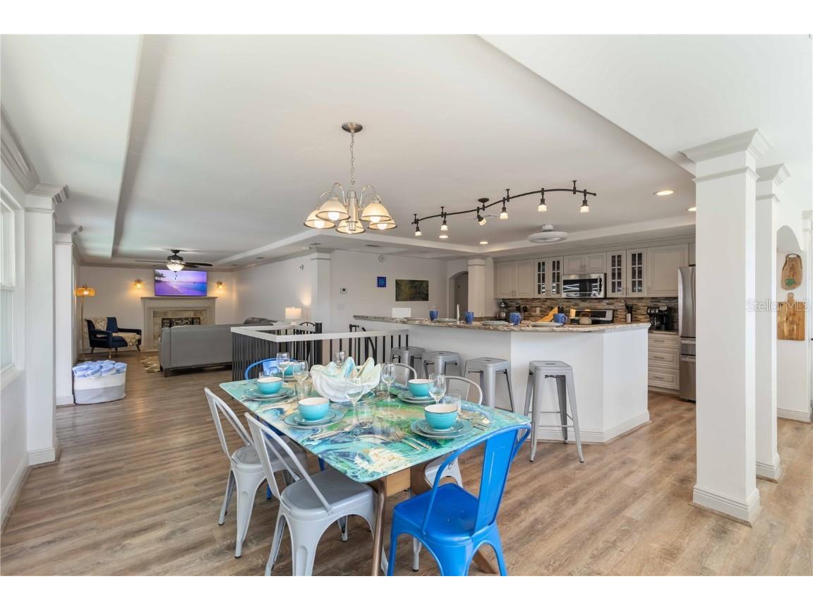 1521 Siesta Drive Sarasota FL 34239 A4671896 image28