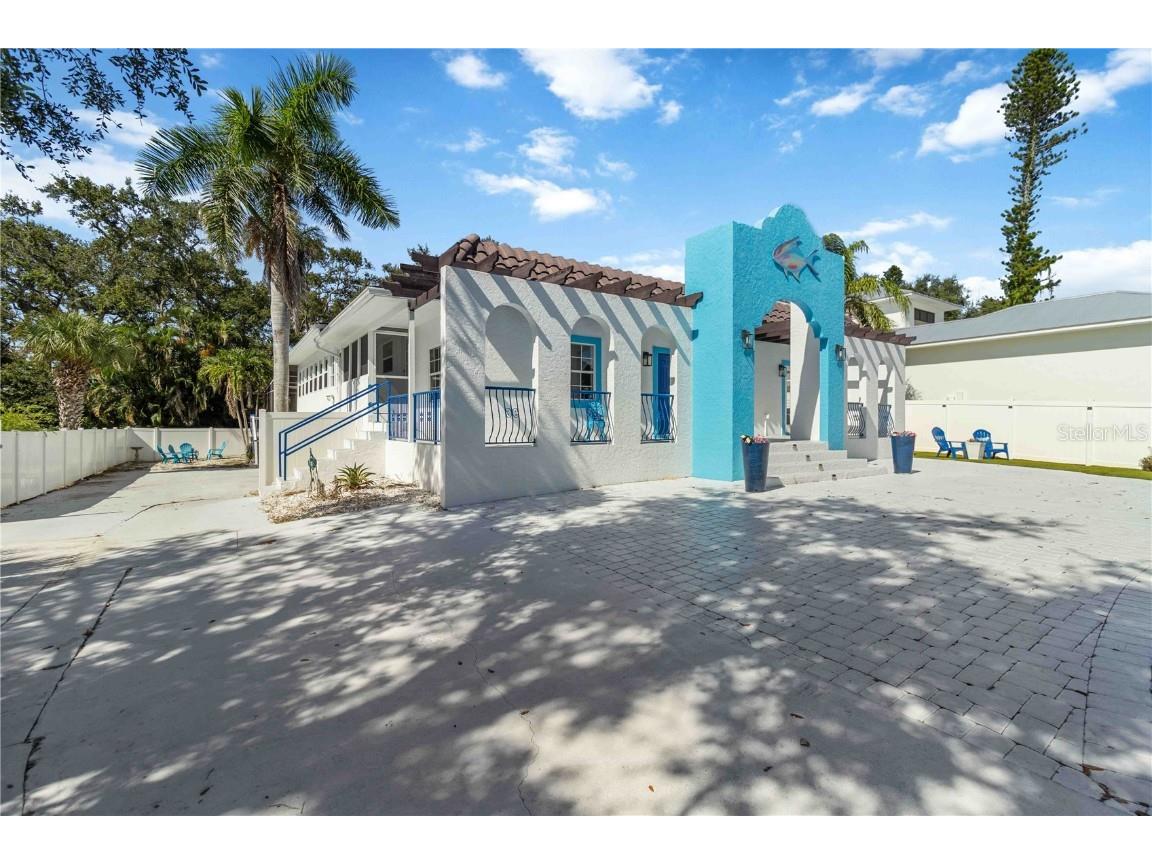 1521 Siesta Drive Sarasota FL 34239 A4671896 image3