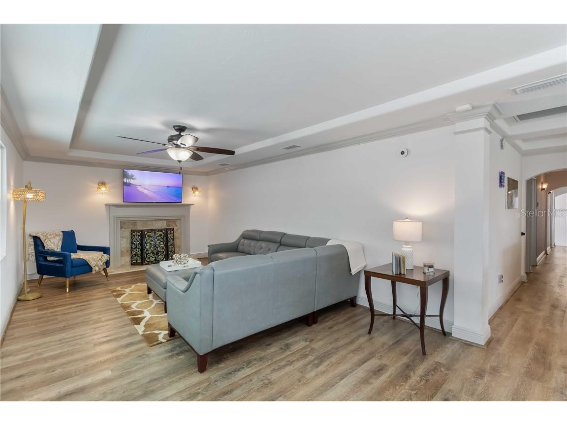 1521 Siesta Drive Sarasota FL 34239 A4671896 image30