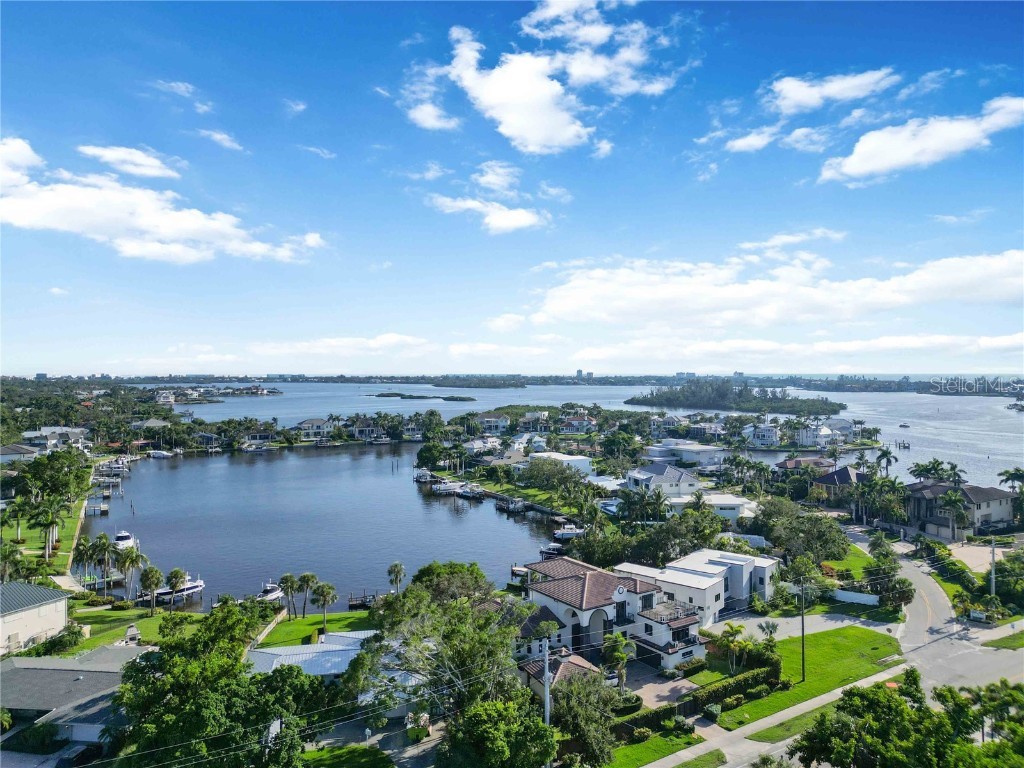 1521 Siesta Drive Sarasota FL 34239 A4671896 image44