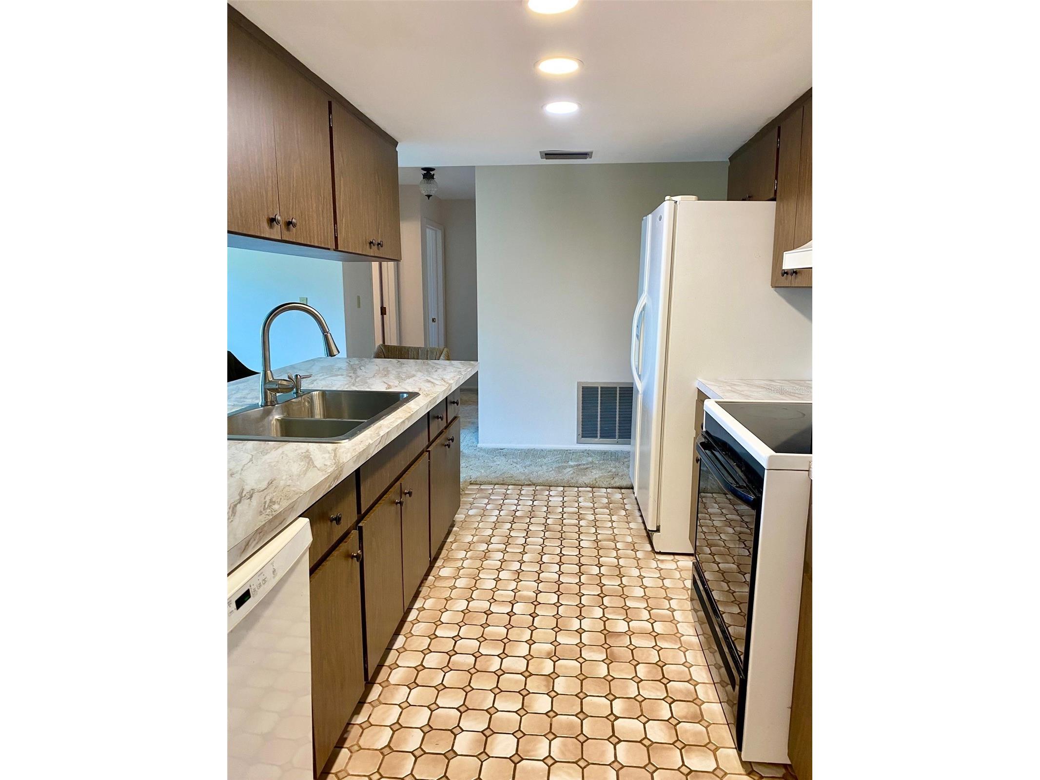 1522 Nursery Road Clearwater FL 33756 TB8433577 image7