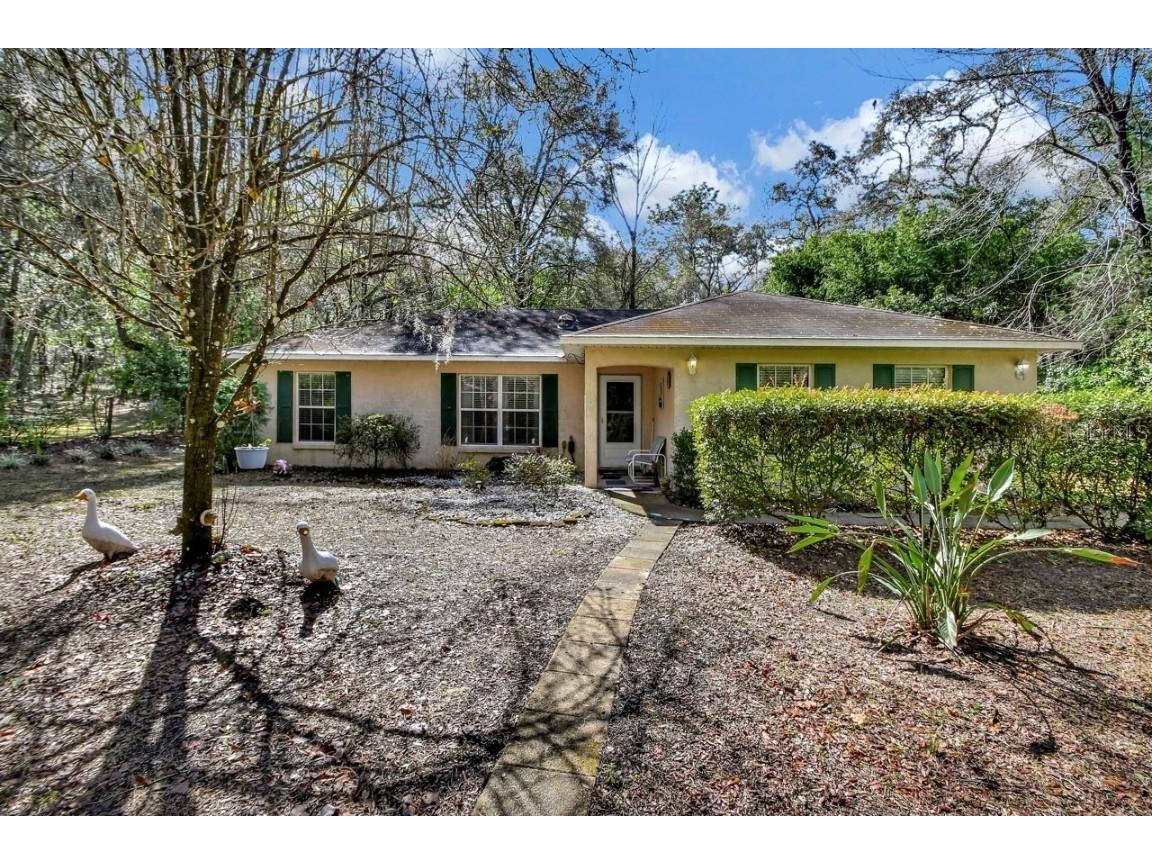 1522 Twin Oaks Drive Deland FL 32720 V4934685 image1