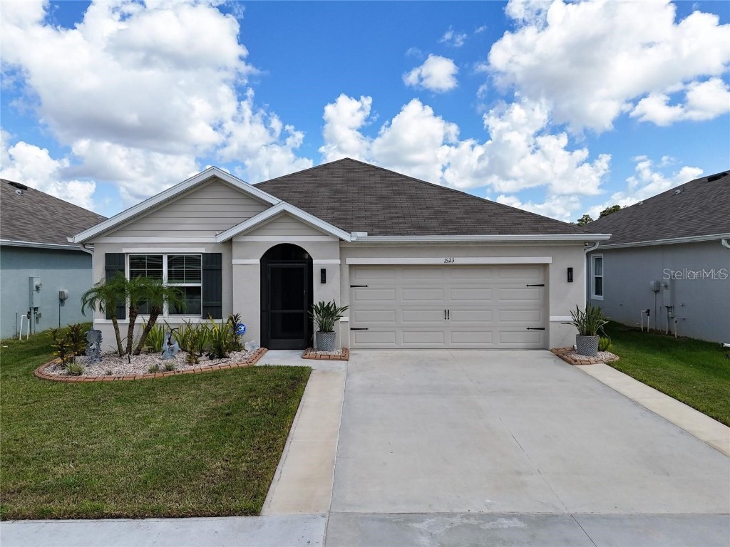 1523 Glen Grove Loop Wesley Chapel FL 33543 TB8447170 image1