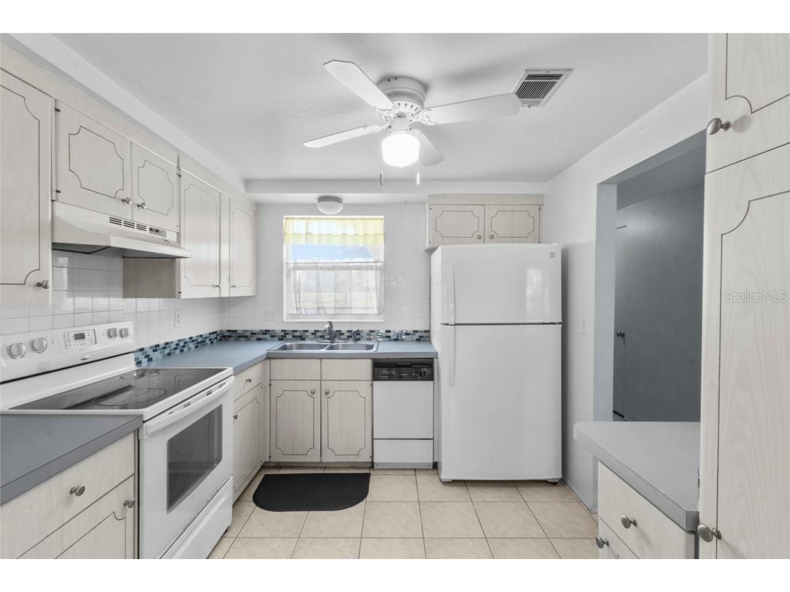 1523 Lakeside Drive #15 Venice FL 34293 N6141481 image2