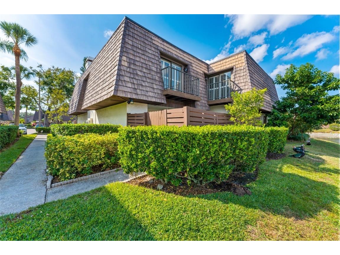 15233 W Pond Woods Drive #404 Tampa FL 33618 TB8446986 image1