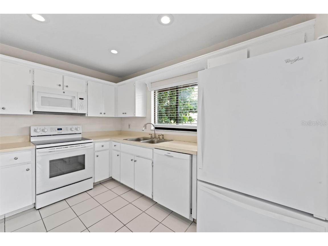 15233 W Pond Woods Drive #404 Tampa FL 33618 TB8446986 image14