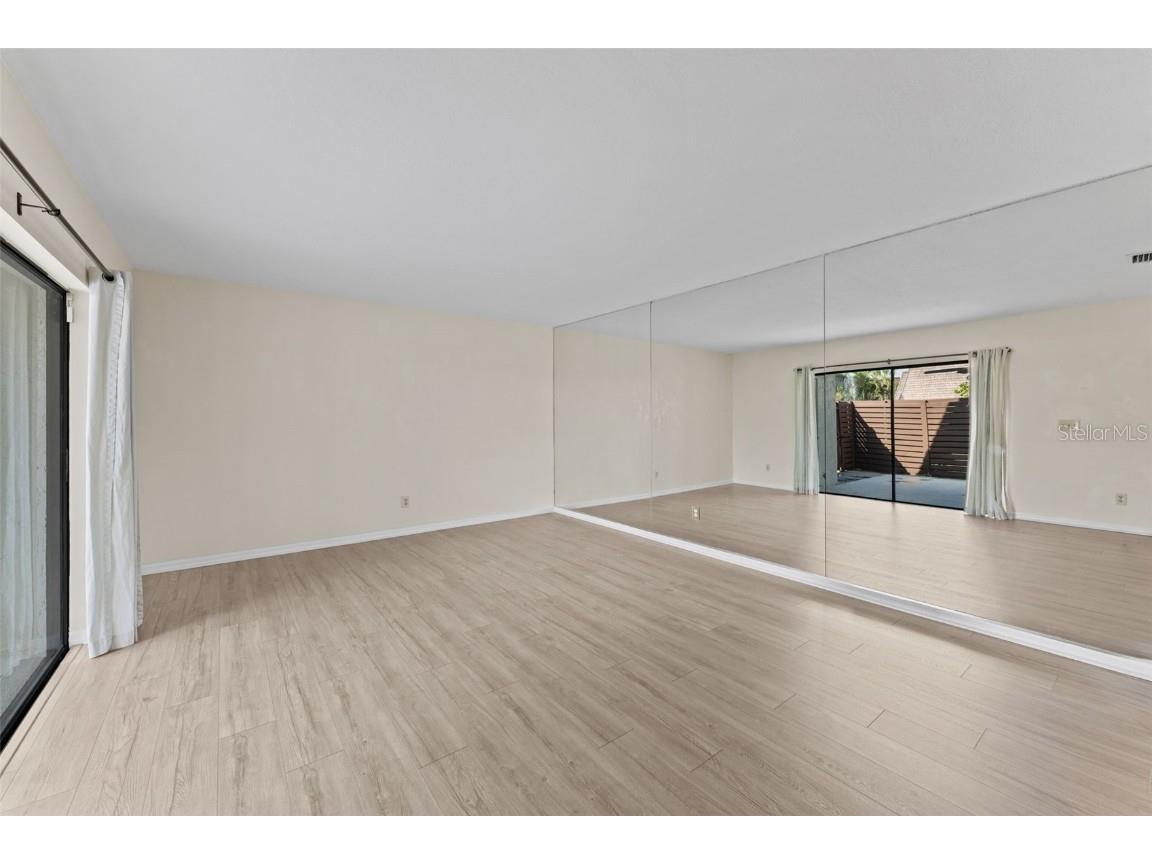 15233 W Pond Woods Drive #404 Tampa FL 33618 TB8446986 image8