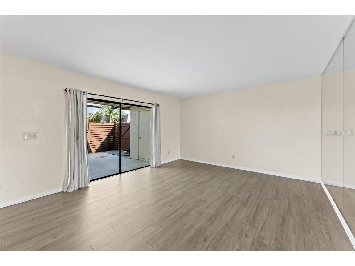 15233 W Pond Woods Drive #404 Tampa FL 33618 TB8446986 image9