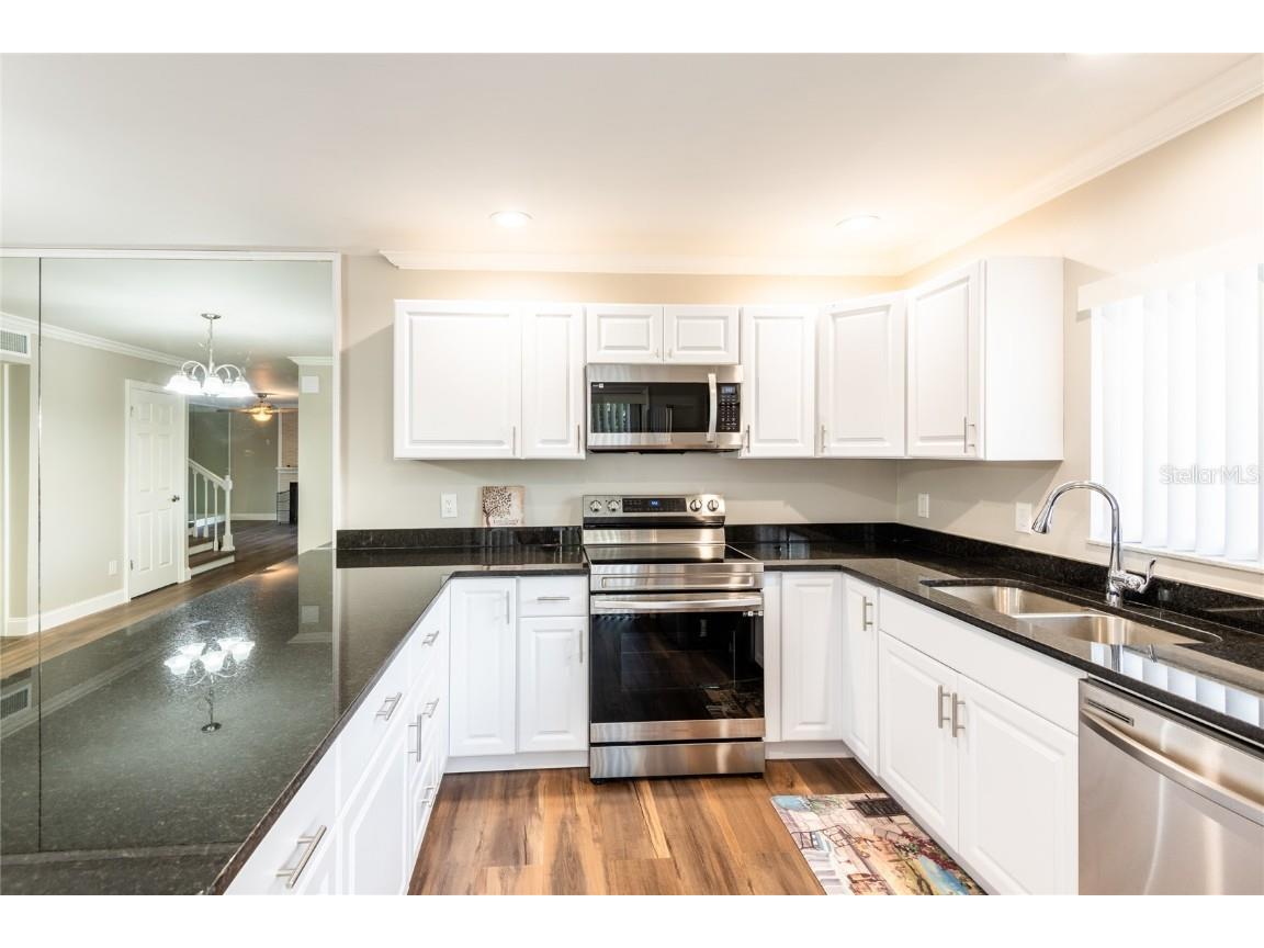 15239 W Pond Woods Drive #402 Tampa FL 33618 TB8408227 image11