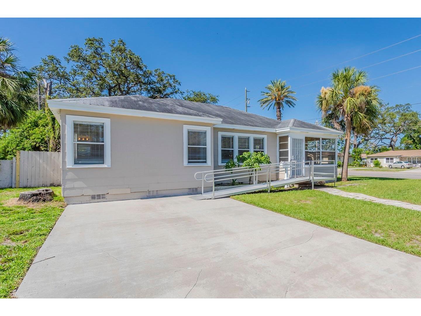 1524 13th Avenue S Saint Petersburg FL 33705 O6374229 image2