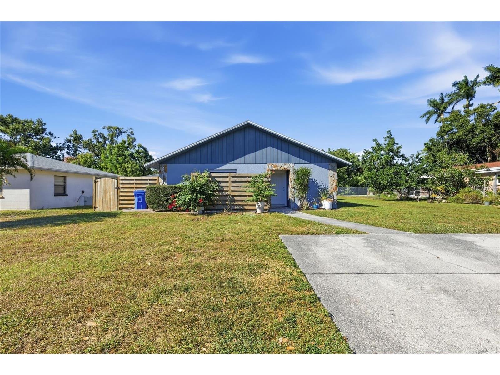 1524 & 1528 28th Street W Bradenton FL 34205 A4682232 image1