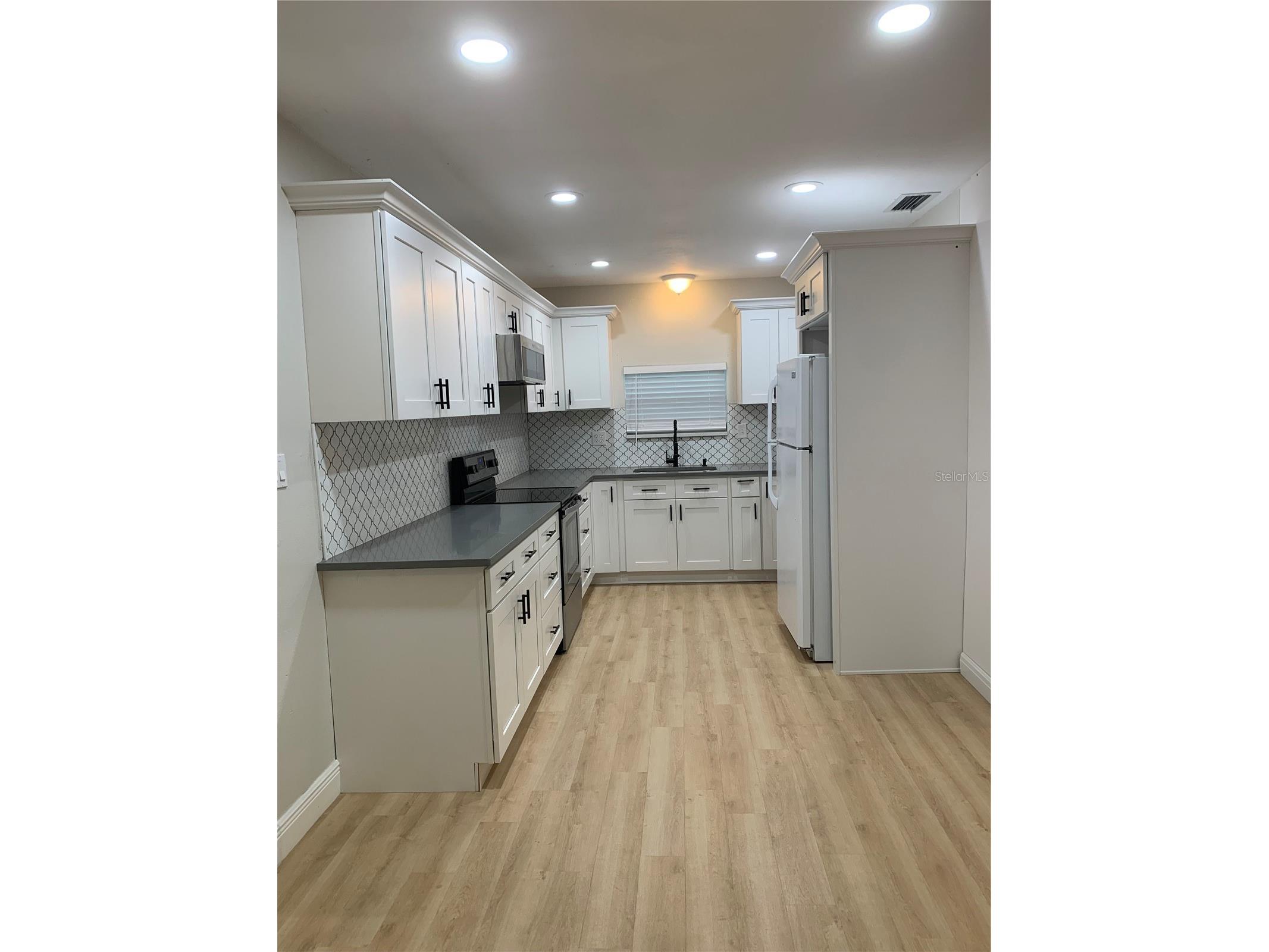 1524 18th Avenue N Saint Petersburg FL 33704 A4694701 image20