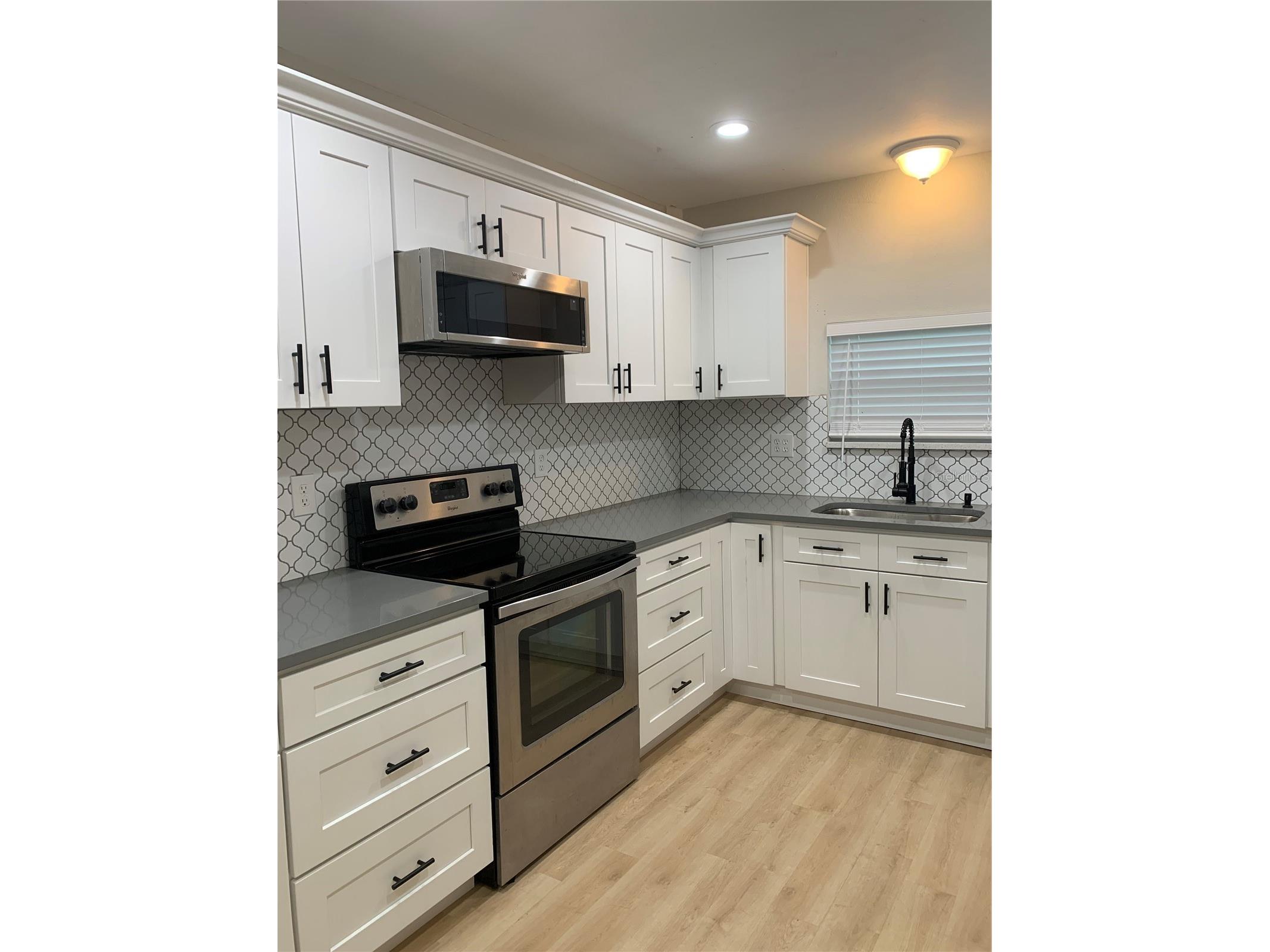 1524 18th Avenue N Saint Petersburg FL 33704 A4694701 image29