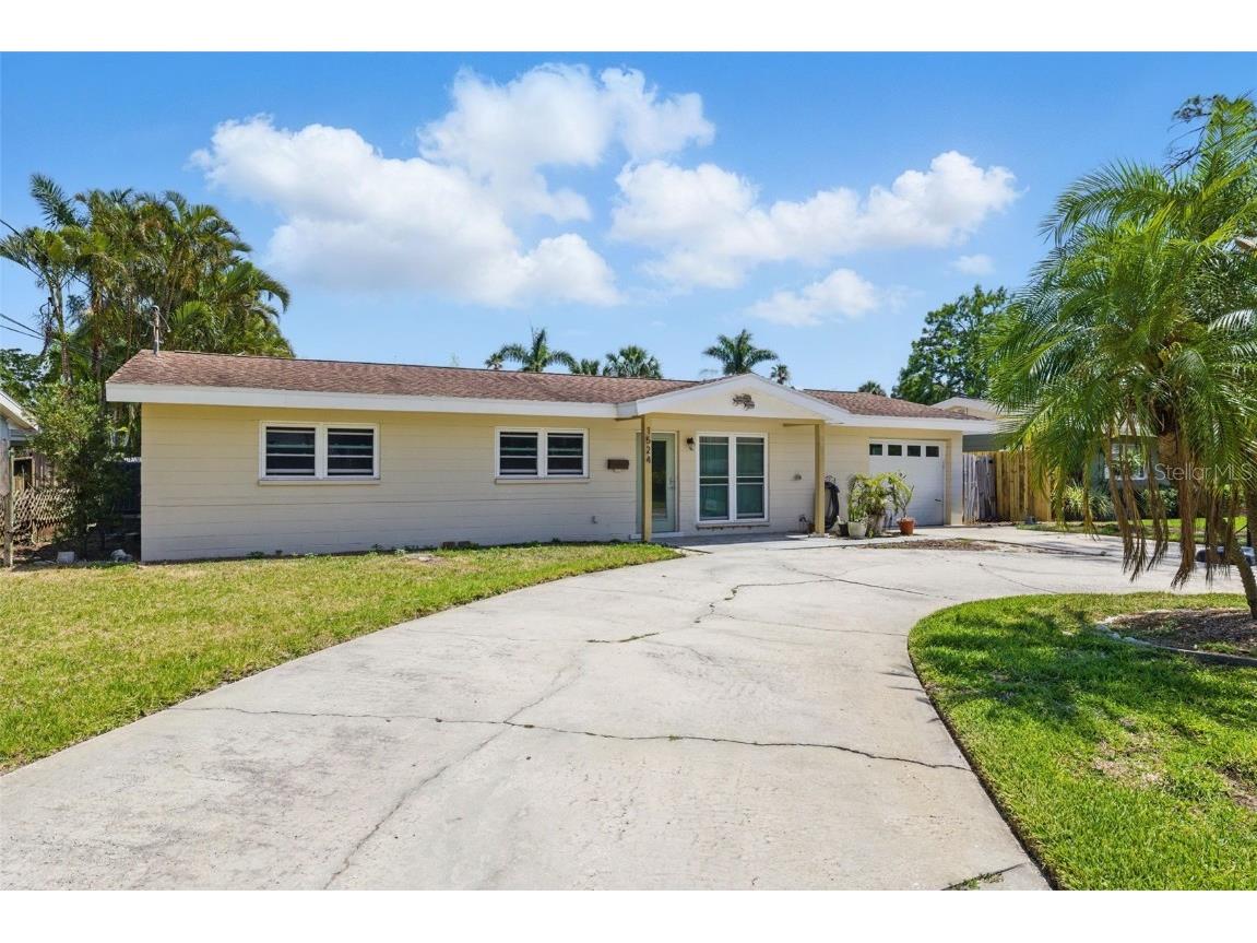 1524 Carson Circle NE Saint Petersburg FL 33703 TB8433716 image1