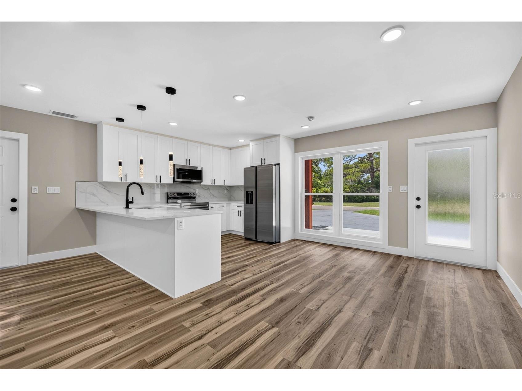1524 Carson Circle NE Saint Petersburg FL 33703 TB8526926 image13