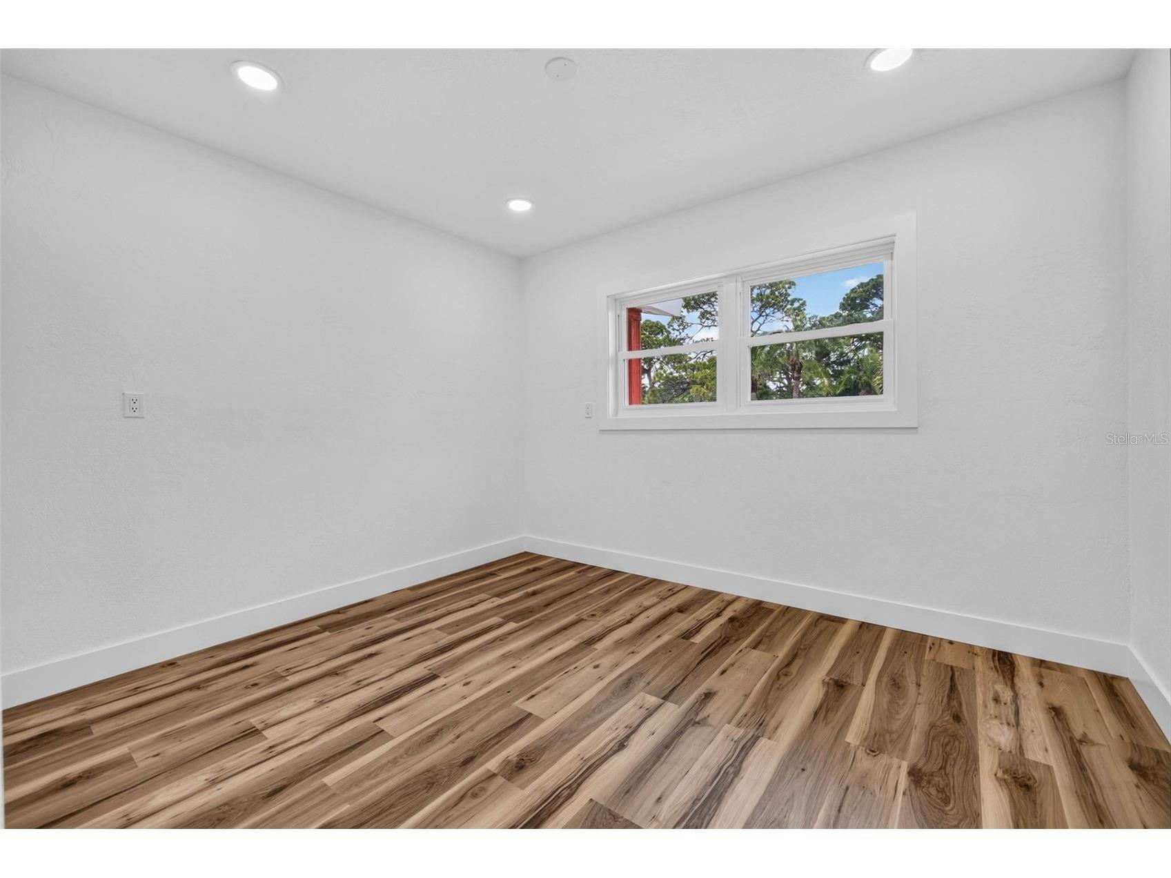 1524 Carson Circle NE Saint Petersburg FL 33703 TB8526926 image19